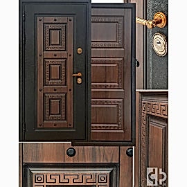 Входная дверь выполнена под заказ