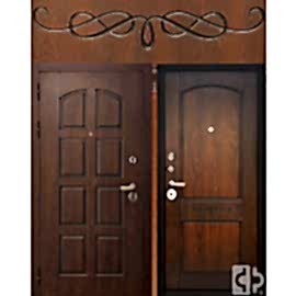 Входная дверь выполнена под заказ 