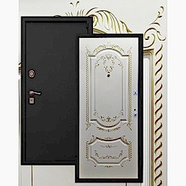 Входная дверь выполнена под заказ (панель эмаль, патина золото)