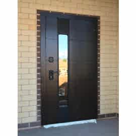 Входная дверь HPL термо выполнена под заказ 